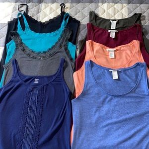 Set of 8 women’s tanks